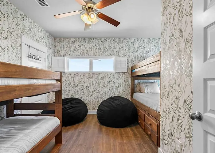 Indoor Pirate Retreat With Elevator Gameroom Close To Holiday home Pensacola