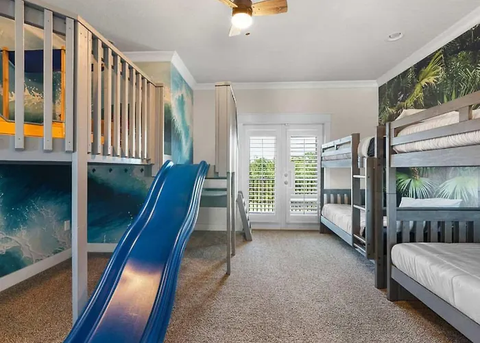 Holiday home Indoor Pirate Retreat With Elevator Gameroom Close To