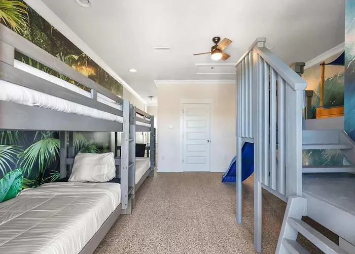 Indoor Pirate Retreat With Elevator Gameroom Close To *