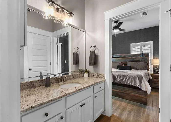 Indoor Pirate Retreat With Elevator Gameroom Close To Holiday home Pensacola