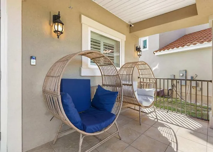 Indoor Pirate Retreat With Elevator Gameroom Close To Pensacola